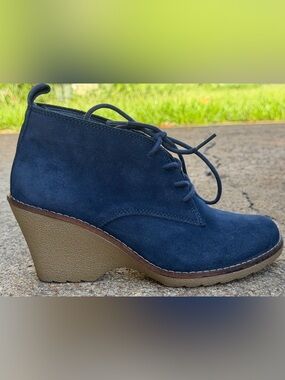 Sonoma Nadine Navy Blue Suede Lace Up Wedge Ankle Booties Size 8.5